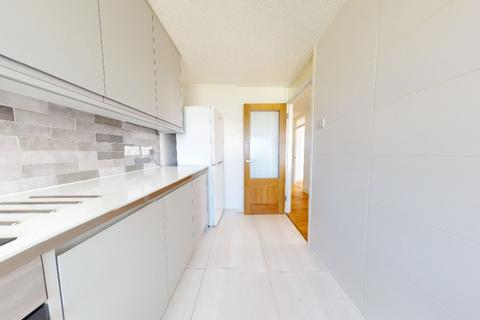 3 bedroom flat to rent, Eaton Road, Hove, BN3