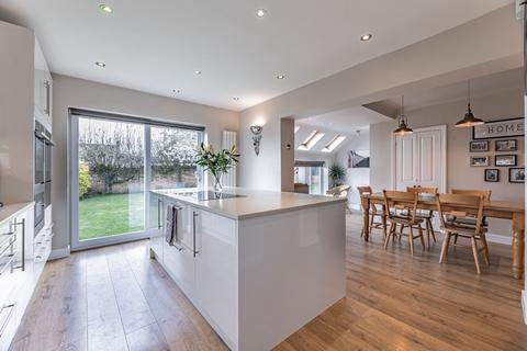 The Willows Barton Road, Farndon, Chester, CH3 6NL