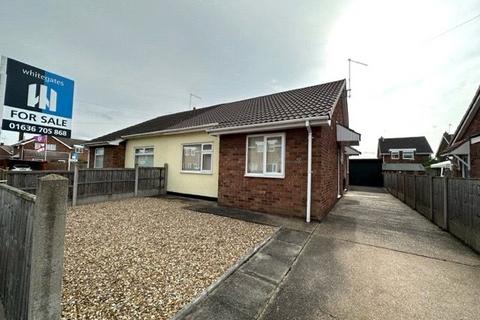 2 bedroom bungalow for sale, Trent Way, Newark, Nottinghamshire, NG24