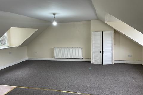 2 bedroom flat to rent, Oak Villas, Swansea