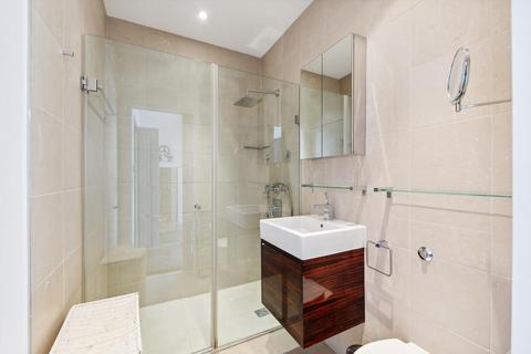 2 bedroom maisonette to rent, Cadogan Square, Knightsbridge, London, SW1X