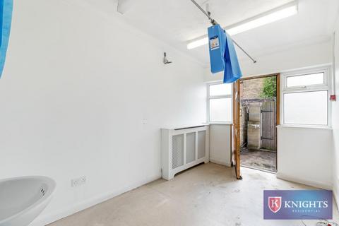 36 Raynham Road, London, N18 2JF