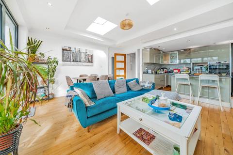 239 Langley Way, West Wickham, BR4 0DW