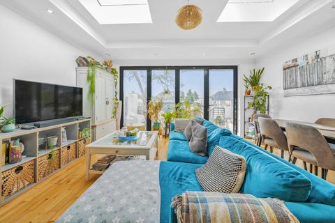 239 Langley Way, West Wickham, BR4 0DW