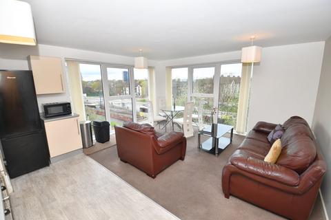 3 bedroom flat for sale, Pilgrims Way, Ladywell Point, M50