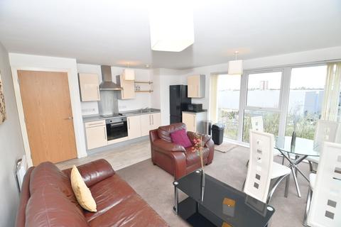 3 bedroom flat for sale, Pilgrims Way, Ladywell Point, M50