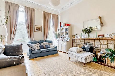 2 bedroom flat to rent, Brunton Place, Edinburgh EH7