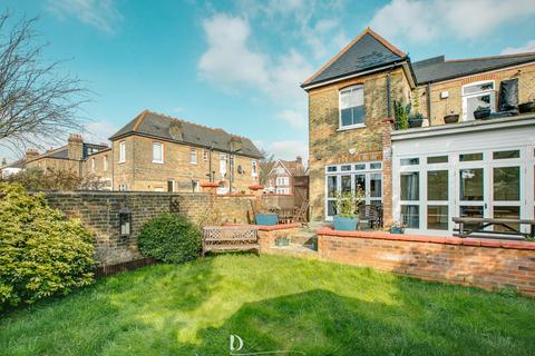 6 bedroom terraced house for sale, Twyford Avenue, London, W3