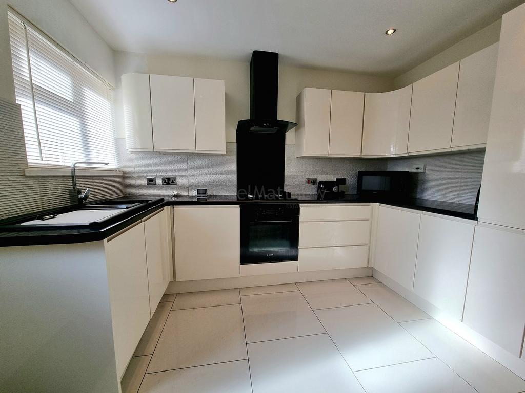 Castle View, Bridgend, Bridgend... 3 bed semidetached bungalow for