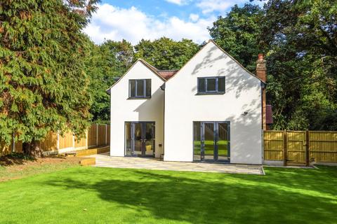 4 bedroom detached house for sale, Cranleigh Road, Guildford GU5