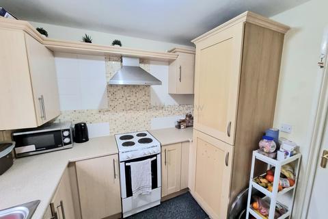 2 bedroom ground floor flat for sale, Daviot Street, Roath, Cardiff. CF24 4SQ