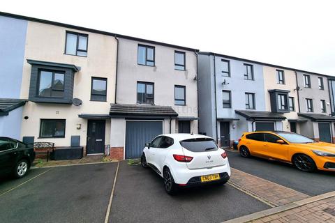 4 bedroom townhouse for sale, Ffordd Pentre, Barry. CF62 5DN