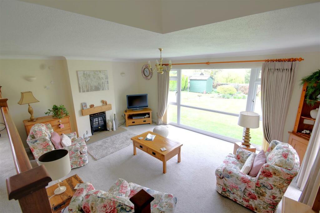 Front room.jpeg