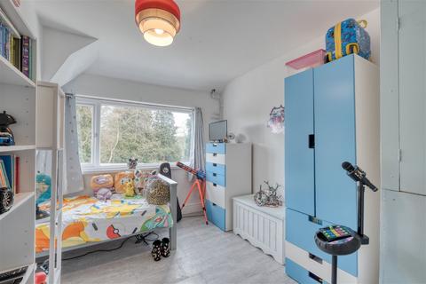 33 Moreton Road, Shirley, Solihull, B90 3EH