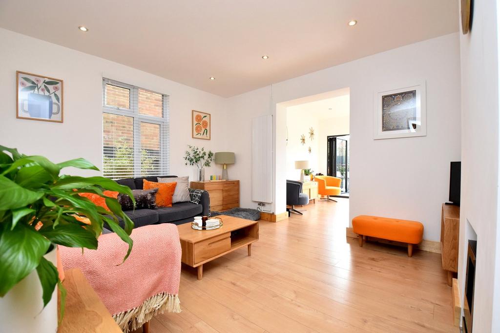 Links Avenue, Felixstowe, Suffolk, IP11 4 bed detached house for sale