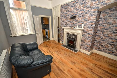 4 bedroom flat for sale, Stanhope Road, South Shields