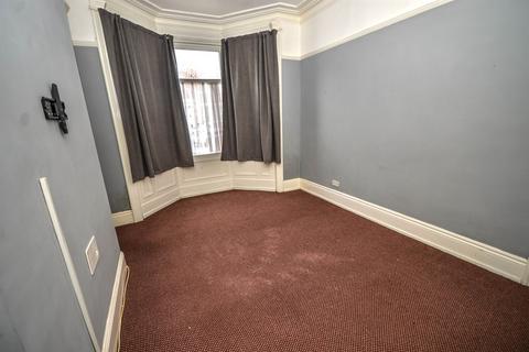 4 bedroom flat for sale, Stanhope Road, South Shields