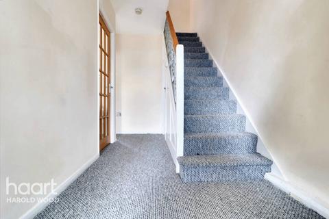 6 Avenue Road, Harold Wood, Romford, RM3 0SU