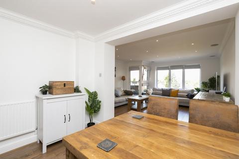 1 bedroom apartment for sale, Epping New Road, Buckhurst Hill, IG9