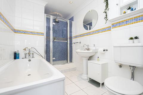 undefined, Epping New Road, Buckhurst Hill, IG9