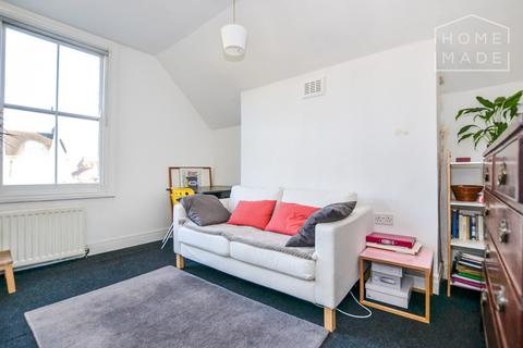 1 bedroom flat to rent, Sandringham Road, Dalston E8