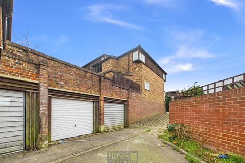 1 bedroom maisonette for sale, Manning Grove, Langdon Hills, Essex, SS16