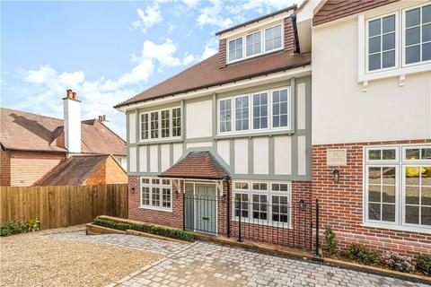 5 bedroom semi-detached house for sale, Kingsway, Chalfont St. Peter, Gerrards Cross