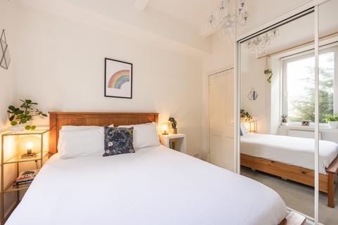 16/5 Caledonian Place, Edinburgh, EH11 2AP