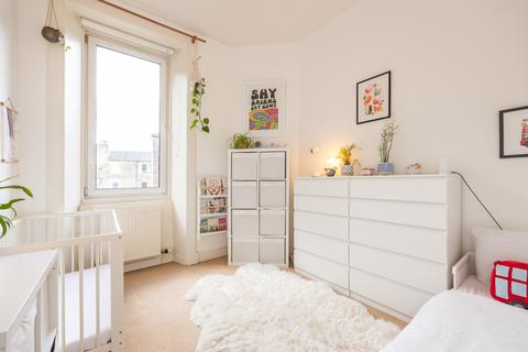 16/5 Caledonian Place, Edinburgh, EH11 2AP