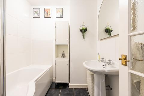 16/5 Caledonian Place, Edinburgh, EH11 2AP