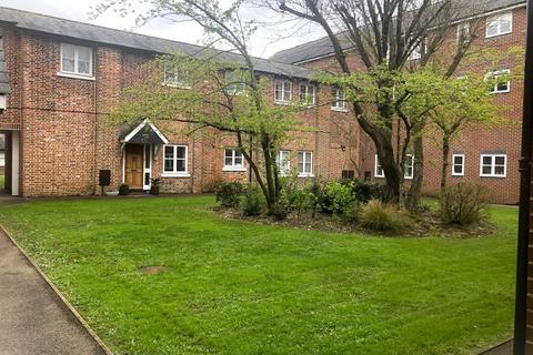 2 bedroom flat to rent, The Cloisters, Junction Road, Andover