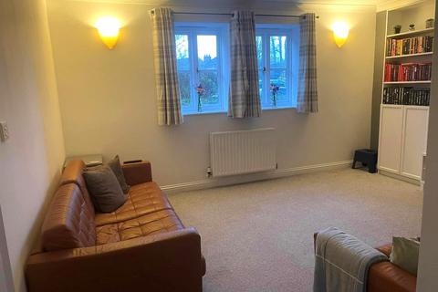 2 bedroom flat to rent, The Cloisters, Junction Road, Andover