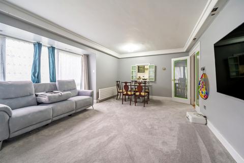 2 bedroom flat for sale, The Spinney, Nascot Wood, Watford WD17 4QF