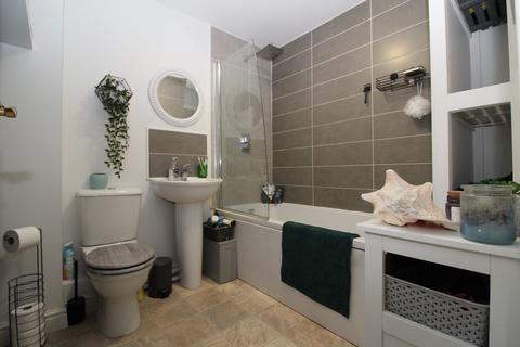 25 Attringham Park, Kingswood, Hull, HU7 3GL