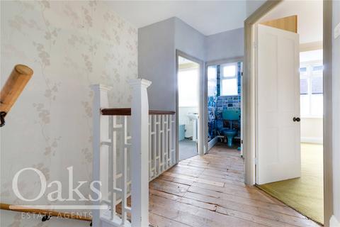 4 Woodside Park, London, SE25 5DN