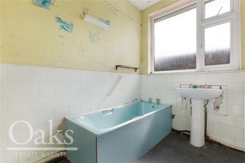 4 Woodside Park, London, SE25 5DN
