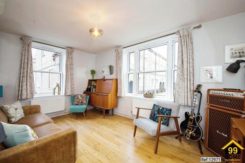 1 bedroom flat for sale, Barnersbury House, London, N7