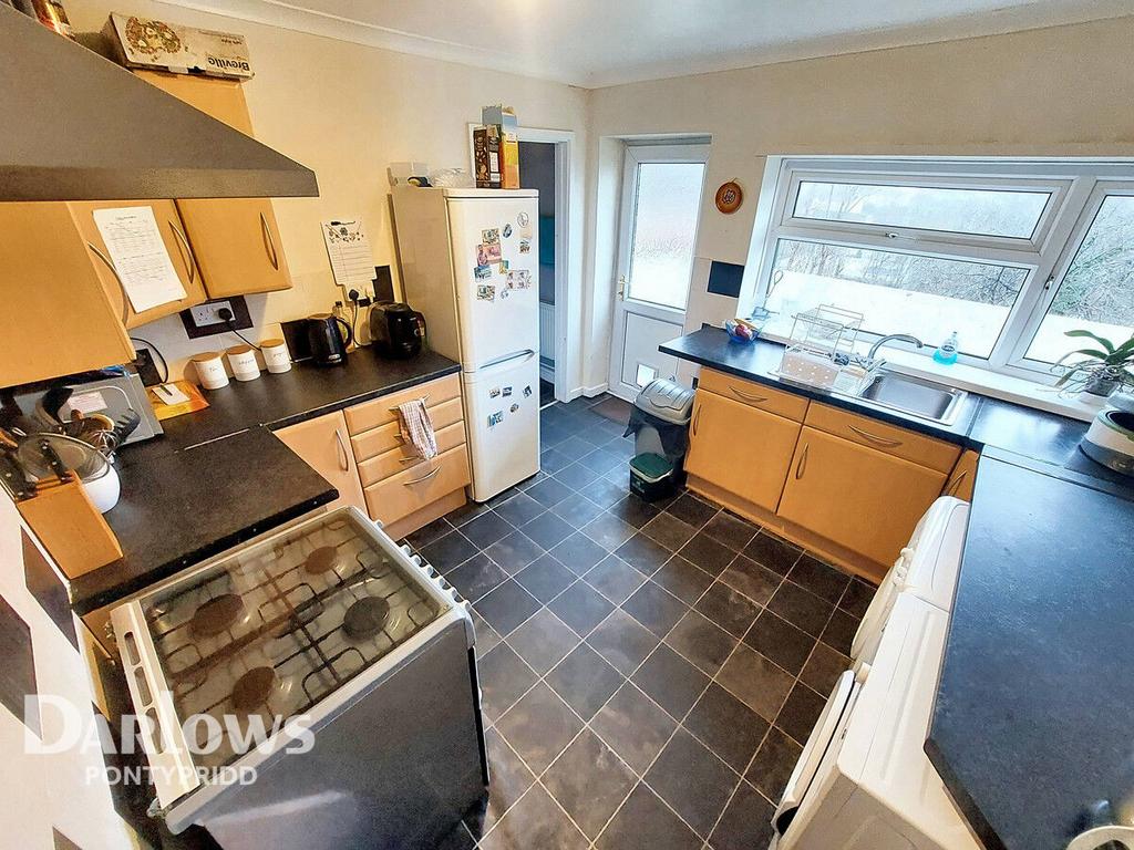Llantrisant Road, Pontypridd 3 bed terraced house for sale £120,000