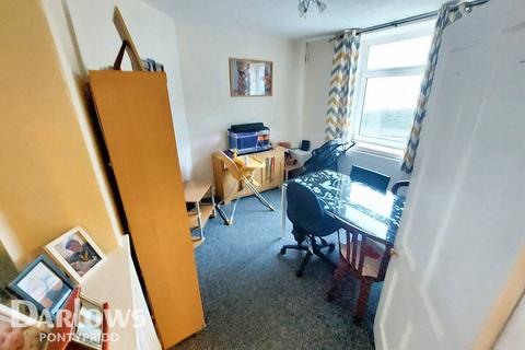 undefined, Llantrisant Road, Pontypridd