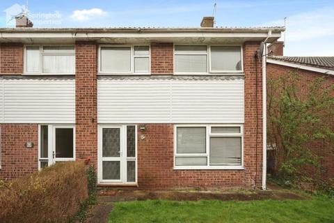 3 bedroom semi-detached house to rent, Eaves Road, Dover