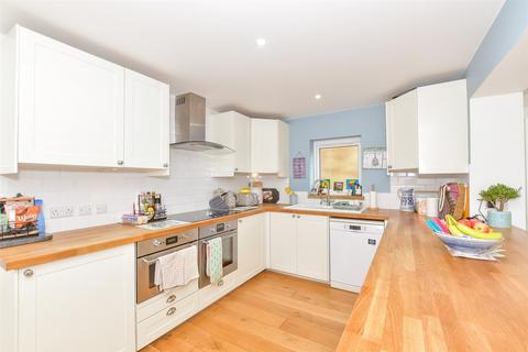 8 Drake Park, Bognor Regis, PO22 7QG
