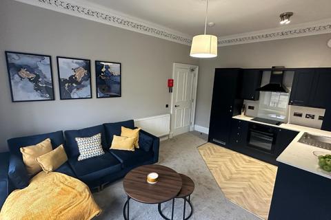 2 bedroom flat to rent, Oban Drive, Glasgow G20
