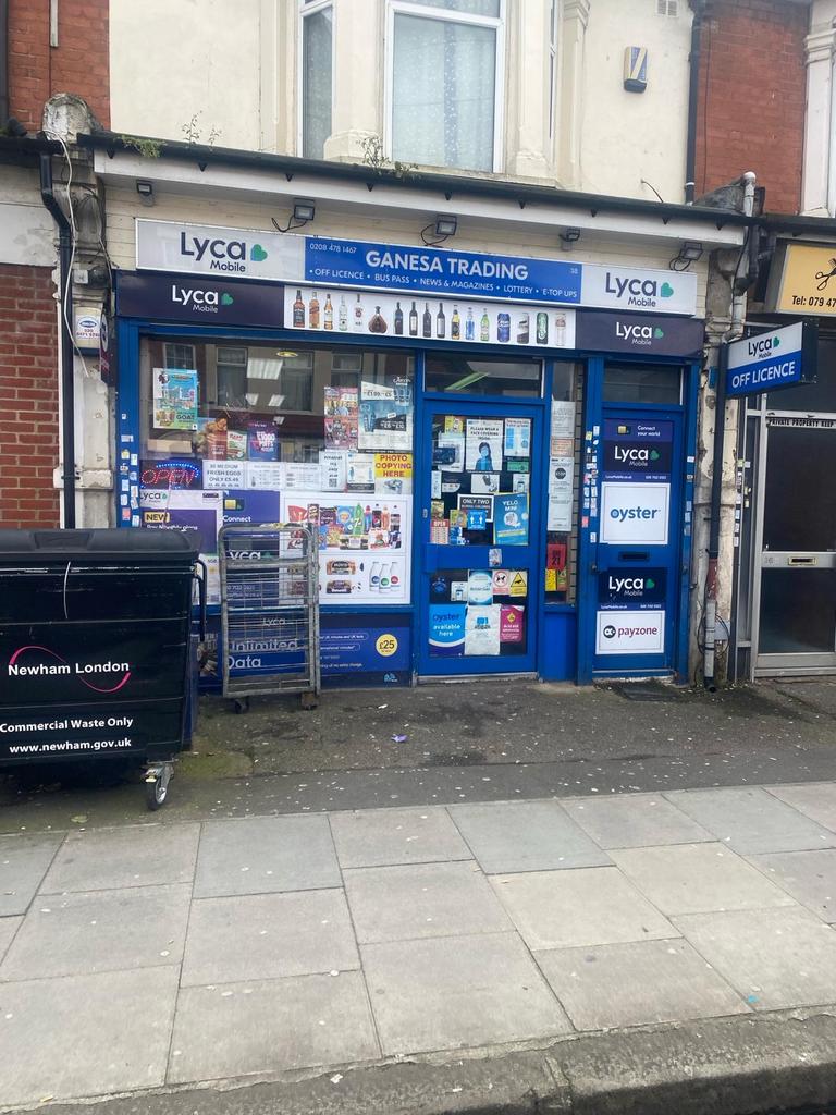 Commercial Off License and 1 Bedroom for Sale in