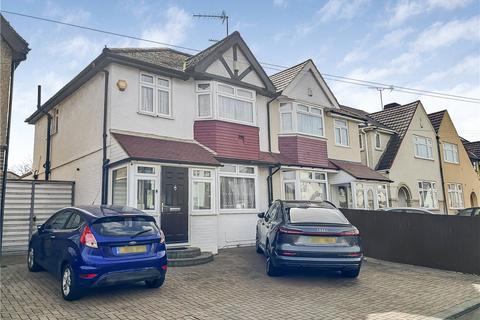 4 bedroom semi-detached house to rent, Heath Road, Hounslow, TW3