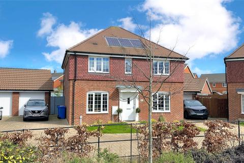 36 Abbott Way, Holbrook, Ipswich, IP9 2FF