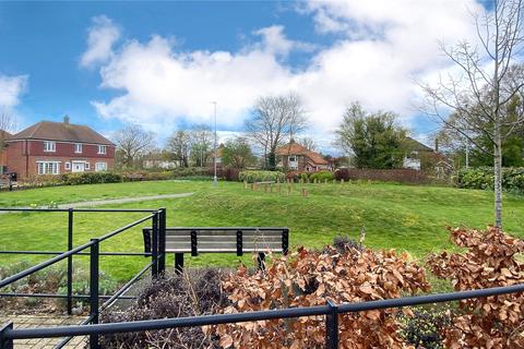 36 Abbott Way, Holbrook, Ipswich, IP9 2FF