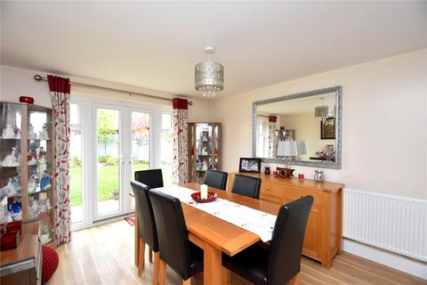 36 Abbott Way, Holbrook, Ipswich, IP9 2FF