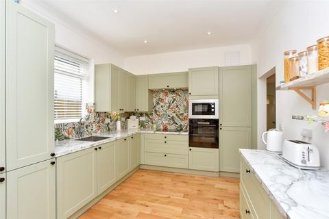 3 bedroom chalet for sale, Pump Lane, Rainham, Gillingham, Kent