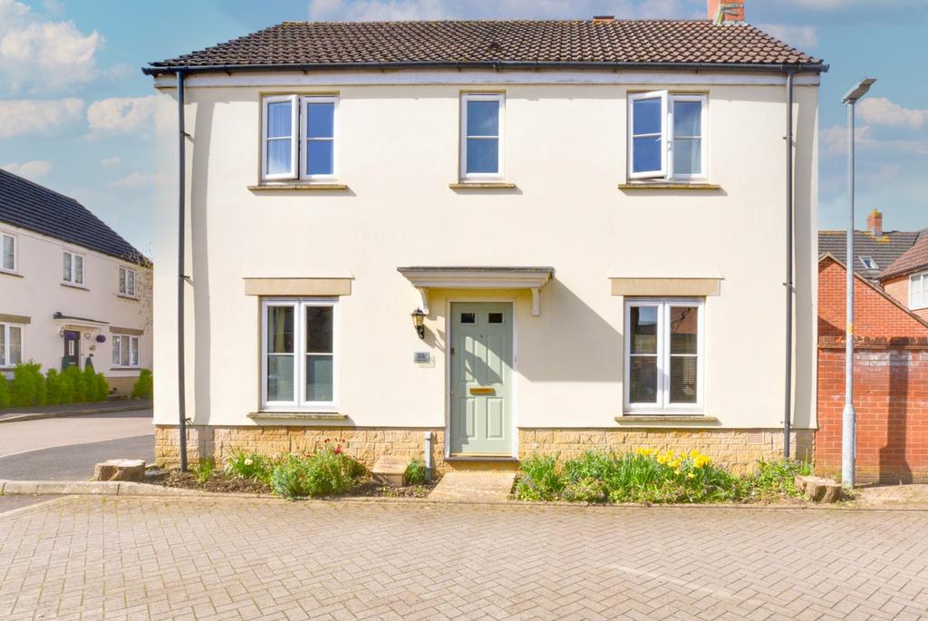 Shackleton Close, Bowerhill... 3 bed detached house for sale £300,000
