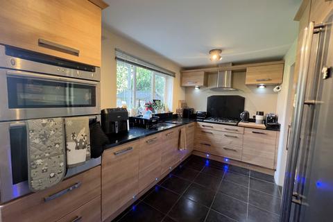 27 Green Acres, Penistone, Sheffield, S36 6DB